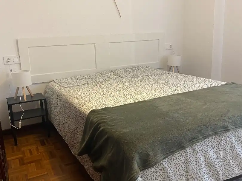 Schlafzimmer von Wohnung zur Miete in Gijón 