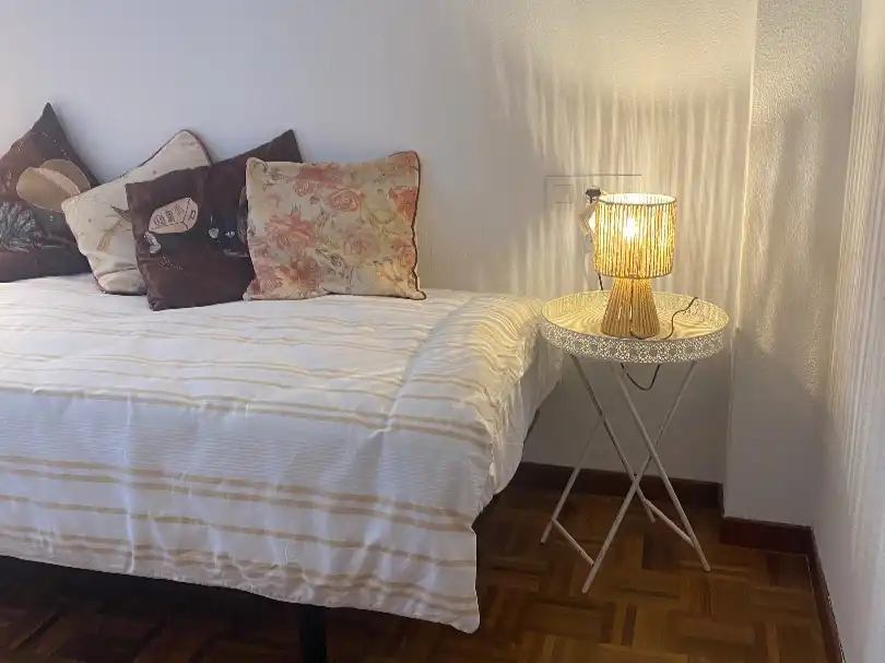 Schlafzimmer von Wohnung zur Miete in Gijón 