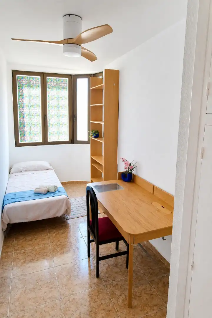 Habitación en Calle Ingeniero de la Torre Acosta, 7, Carranque - Haza Cuevas Habitación en Calle Ingeniero de la Torre Acosta, 7, Carranque - Haza Cuevas