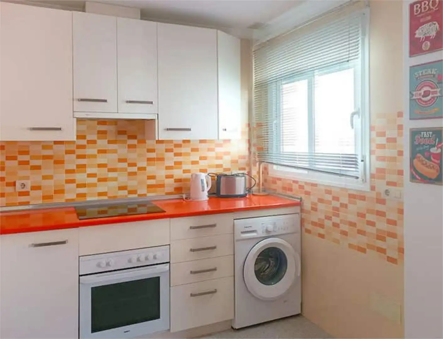 Dachboden zur Miete in Los Boliches Küche von Dachboden zur Miete in Fuengirola mit Heizung, Terrasse und Möbliert
