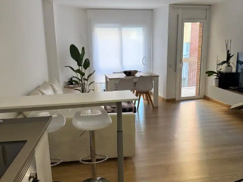 Pis en venda a Avinguda del Mediterrani, 103, Poblenou Sala d'estar de Pis en venda en Pineda de Mar amb Terrassa i Balcó