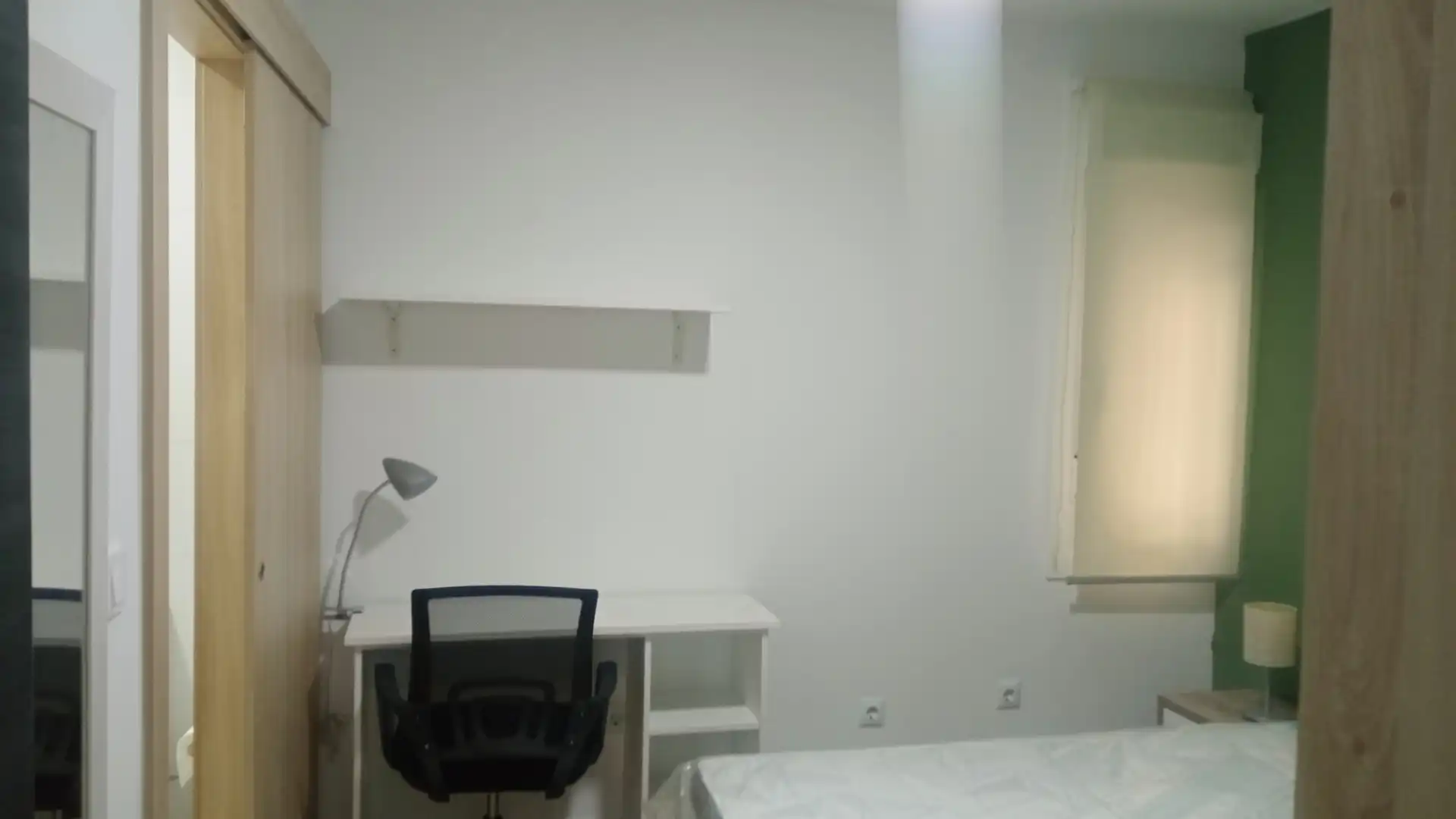 Room in Rúa Camiño Caneiro, 6, Centro