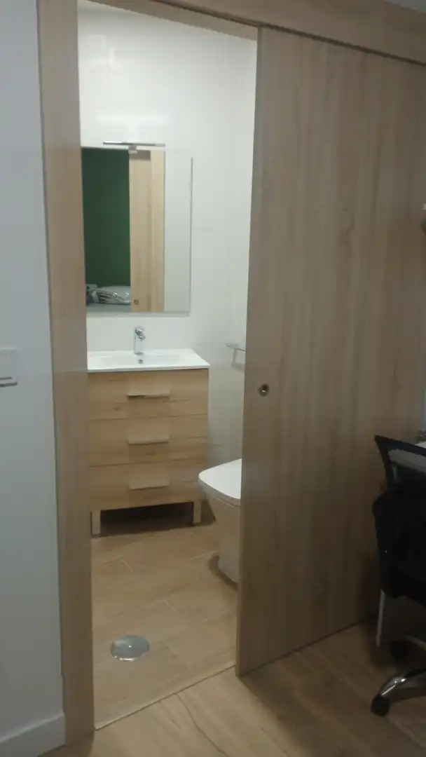Room in Rúa Camiño Caneiro, 6, Centro