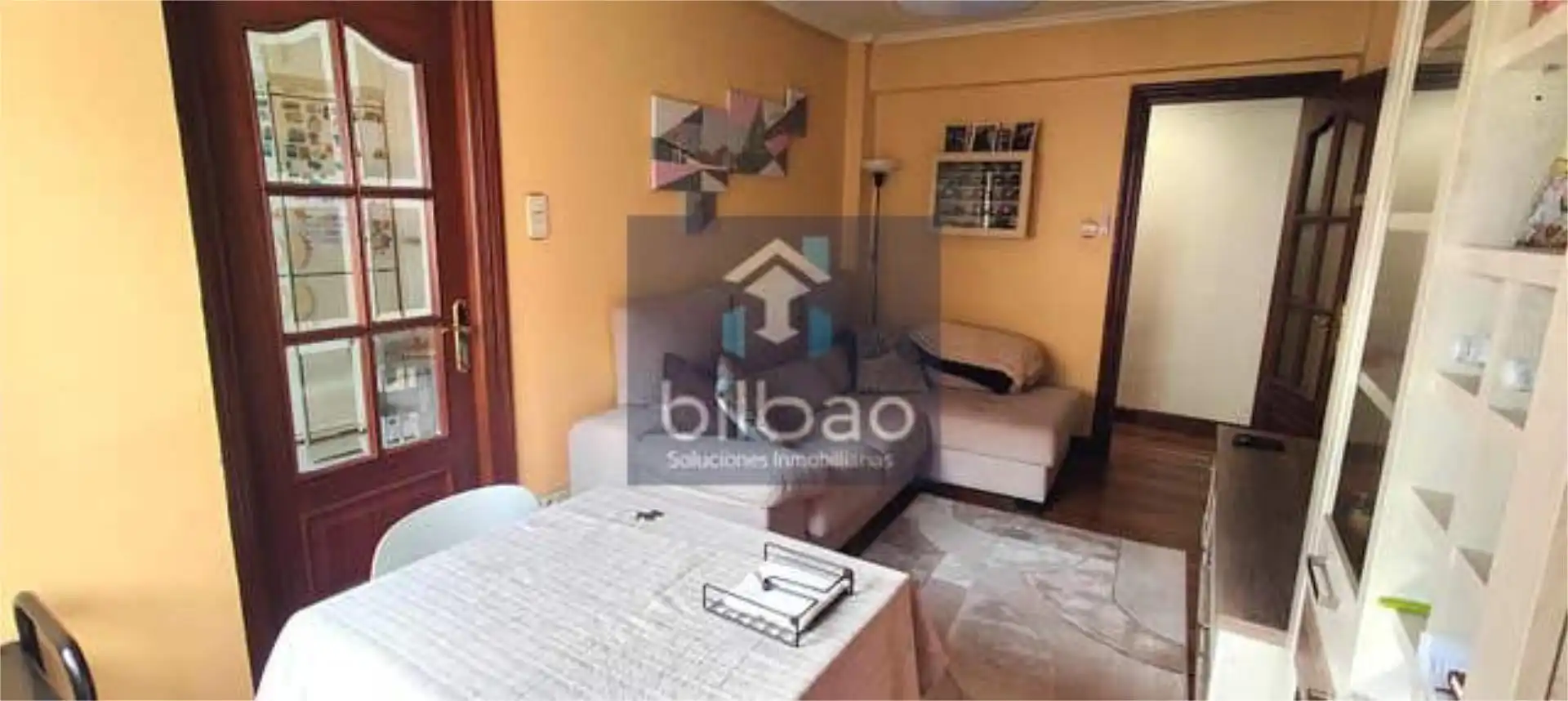 Pis en venda a Barrio de Uribarri Sala d'estar de Pis en venda en Bilbao amb Traster