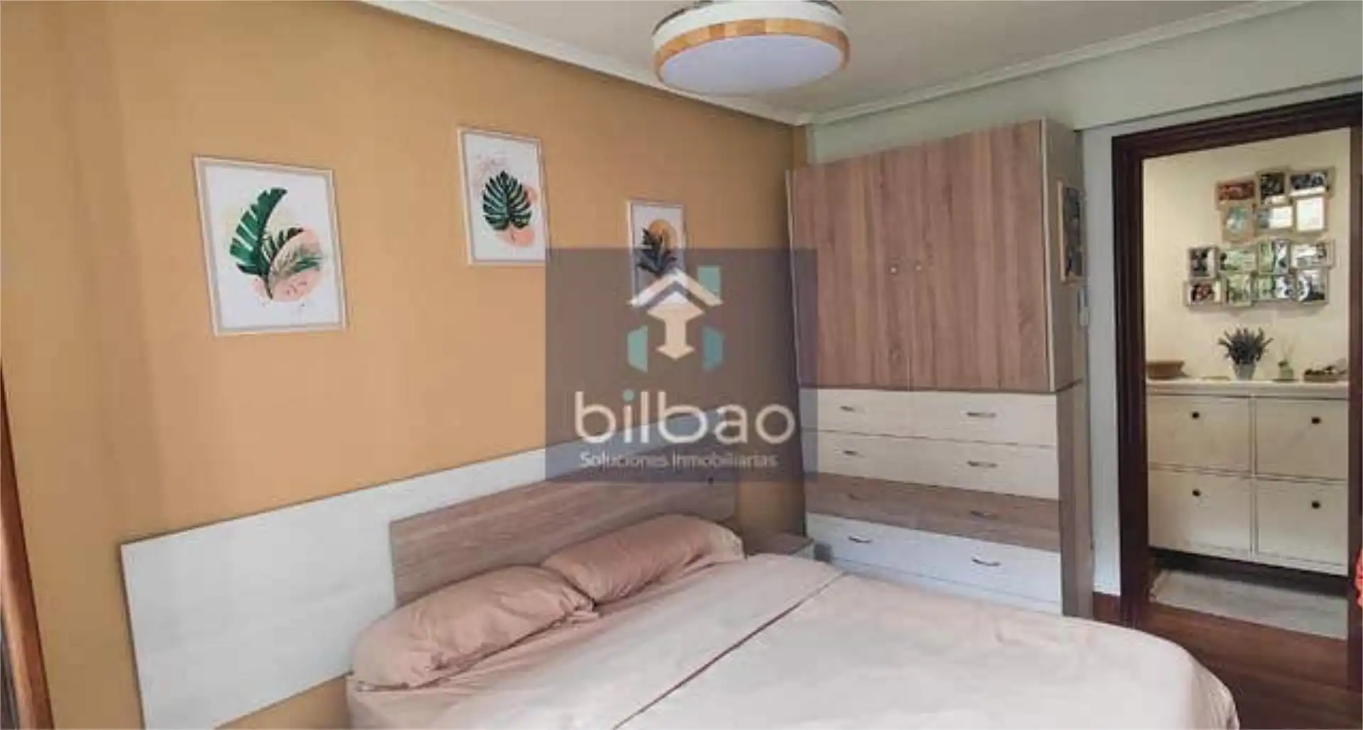 Pis en venda a Barrio de Uribarri Dormitori de Pis en venda en Bilbao amb Traster