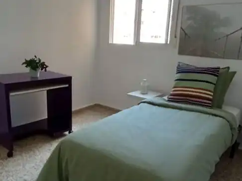 Bedroom of Flat for rent in Sevilla  with Air Conditioner, Heating and Furnished