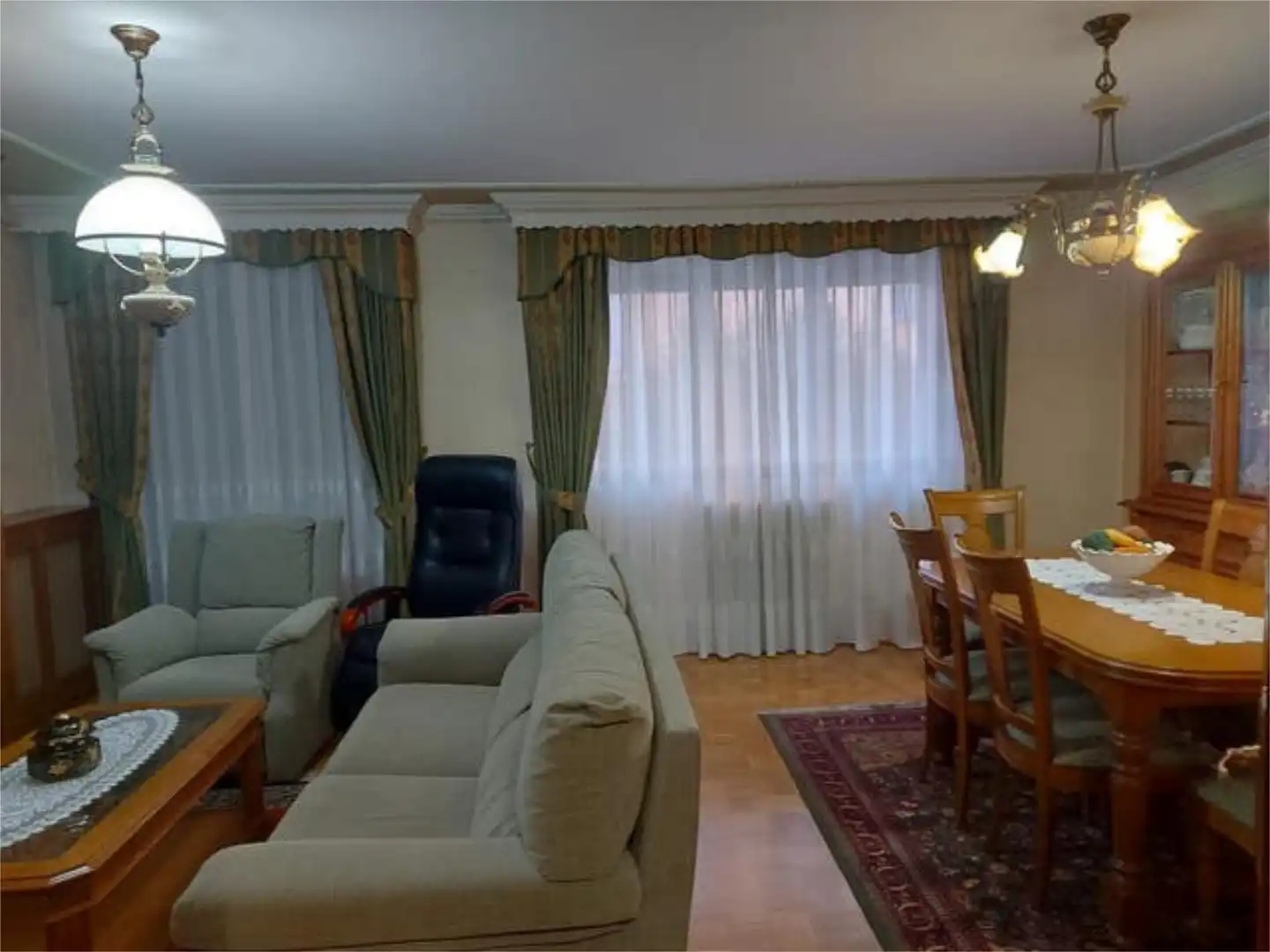 Einfamilien-Reihenhaus zum Verkauf in El Soto Wohnzimmer von Einfamilien-Reihenhaus zum Verkauf in León Capital mit Heizung, Privatgarten und Terrasse