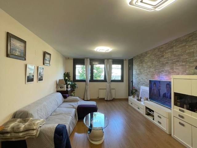 Piso en Venta en Calle Ainielle, 5 en Los Olivos