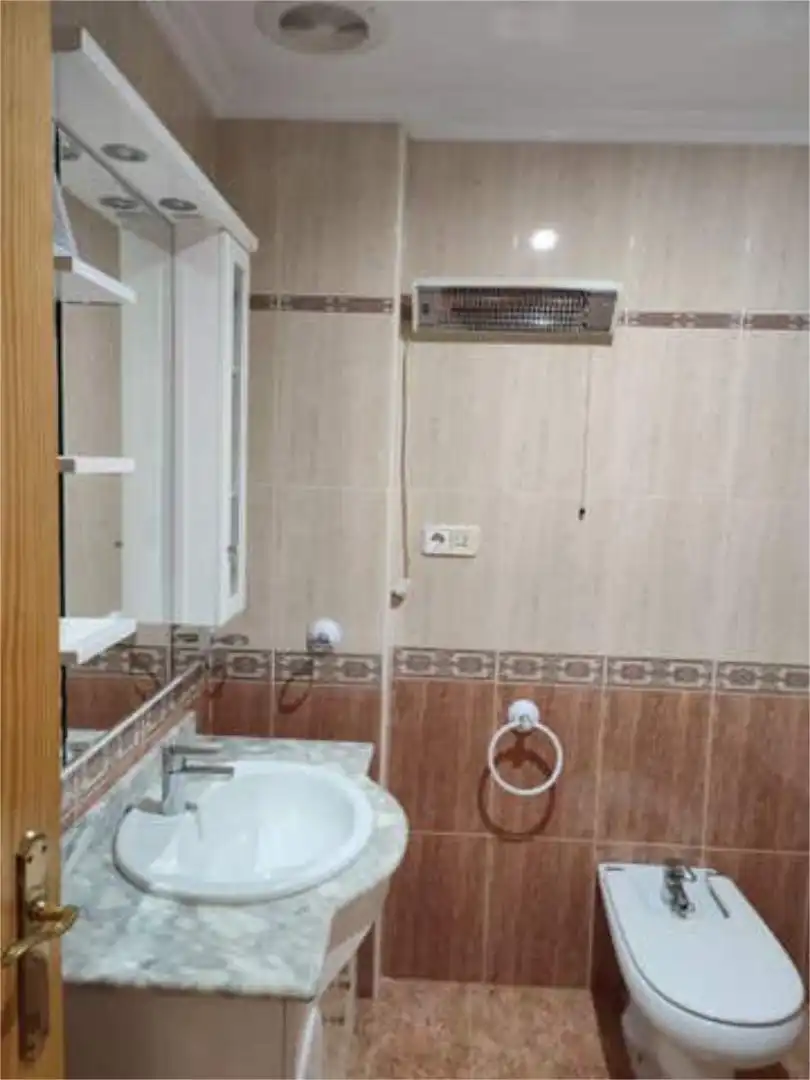 Baño de Piso en venta en Abanilla con Calefacción, Terraza y Amueblado