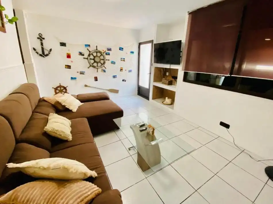 Wohnung zum Verkauf in Calle Reina Sofía, 26, Puerto del Carmen Wohnzimmer von Wohnung zum Verkauf in Tías mit Terrasse, Schwimmbad und Möbliert