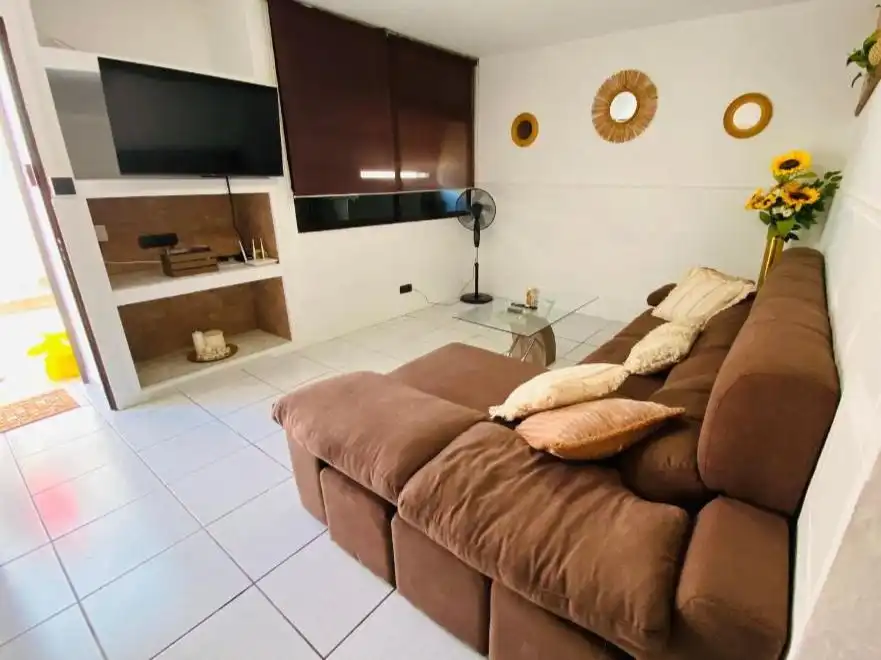 Wohnung zum Verkauf in Calle Reina Sofía, 26, Puerto del Carmen Wohnzimmer von Wohnung zum Verkauf in Tías mit Terrasse, Schwimmbad und Möbliert