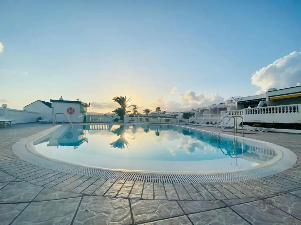 Wohnung zum Verkauf in Calle Reina Sofía, 26, Puerto del Carmen Schwimmbecken von Wohnung zum Verkauf in Tías mit Terrasse, Schwimmbad und Möbliert