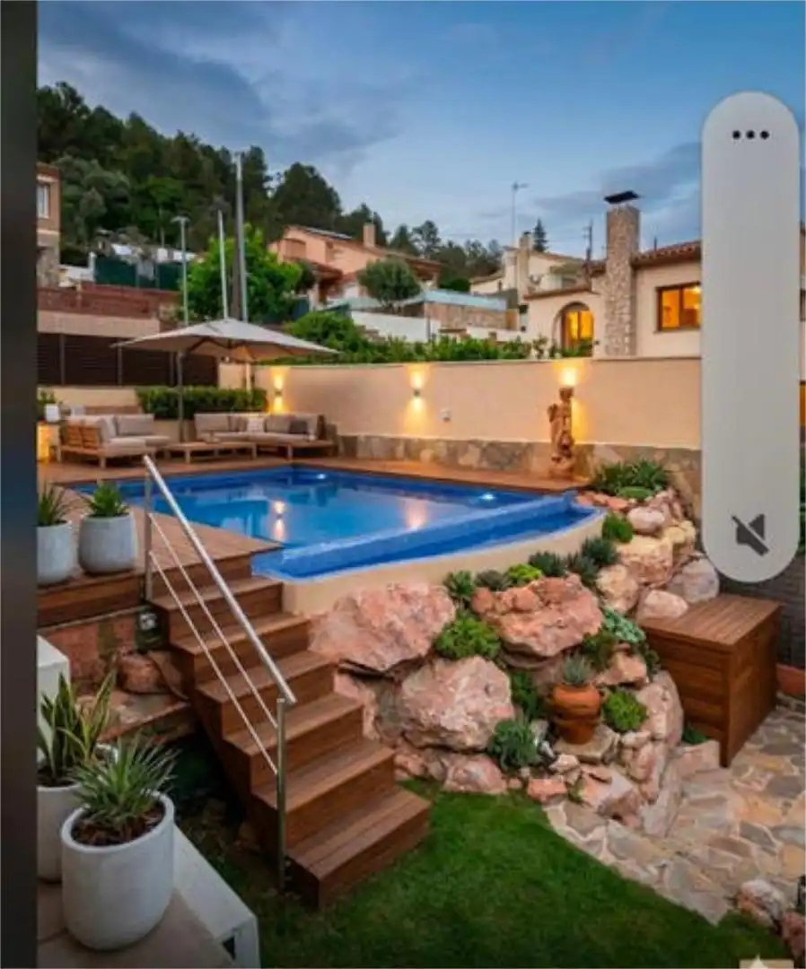 Piscina de Casa adosada en venta en Corbera de Llobregat