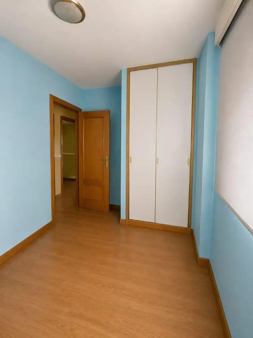 Piso en venta en Calle de Muniesa, 2, Oliver Habitación de Piso en venta en Zaragoza con Aire acondicionado, Calefacción y Parquet