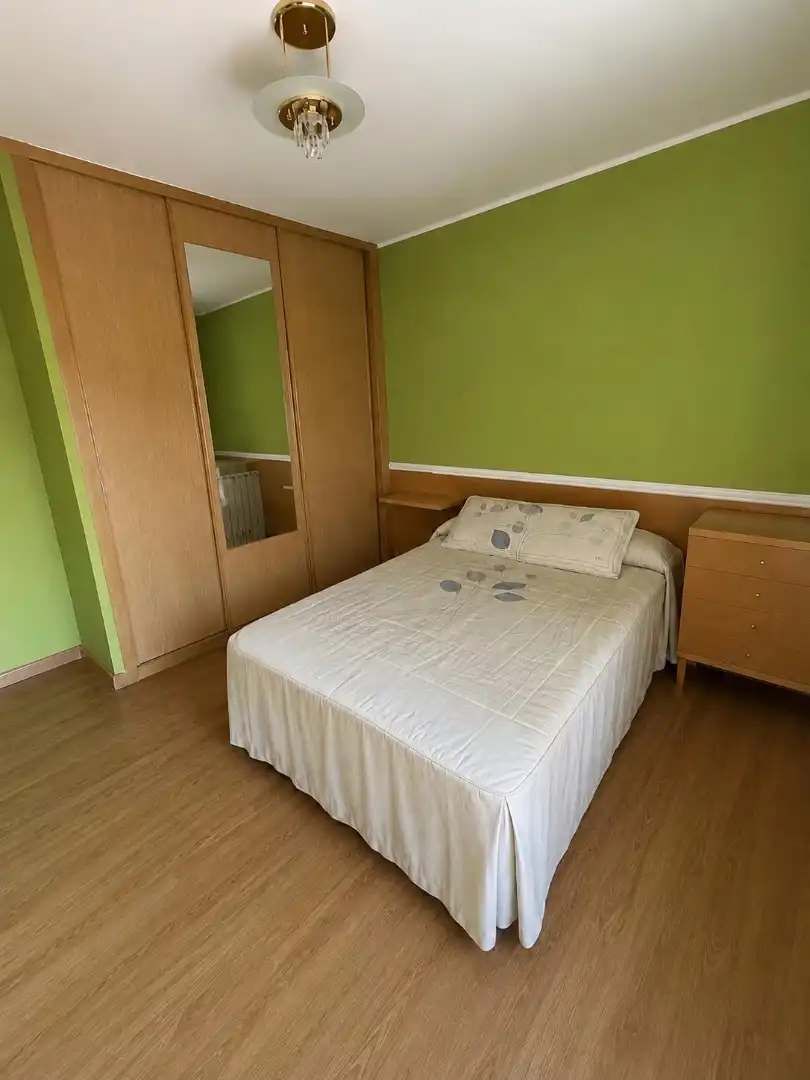 Piso en venta en Calle de Muniesa, 2, Oliver Habitación de Piso en venta en Zaragoza con Aire acondicionado, Calefacción y Parquet