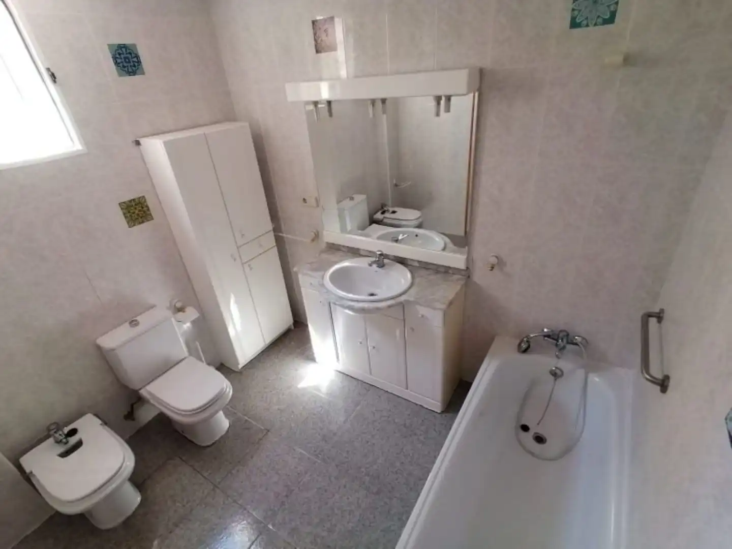 Piso de alquiler en Avinguda del Comte de Torrefiel, 8, El Llombo Baño de Piso de alquiler en Ontinyent con Amueblado, Horno y Lavadora
