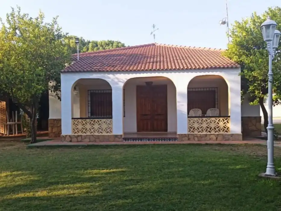 Casa o xalet en venda a Calle el Abedul, 10, Aguilar de la Frontera Vista exterior de Casa o xalet en venda en Aguilar de la Frontera amb Jardí privat, Terrassa i Traster