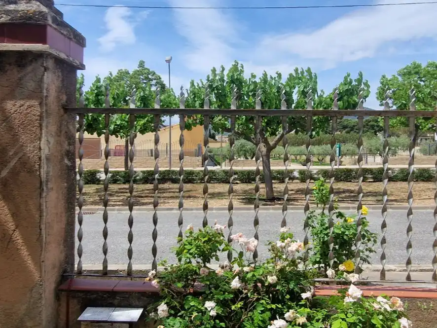 Außenansicht von Einfamilien-Reihenhaus zum Verkauf in El Pla de Santa Maria mit Heizung, Terrasse und Abstellraum