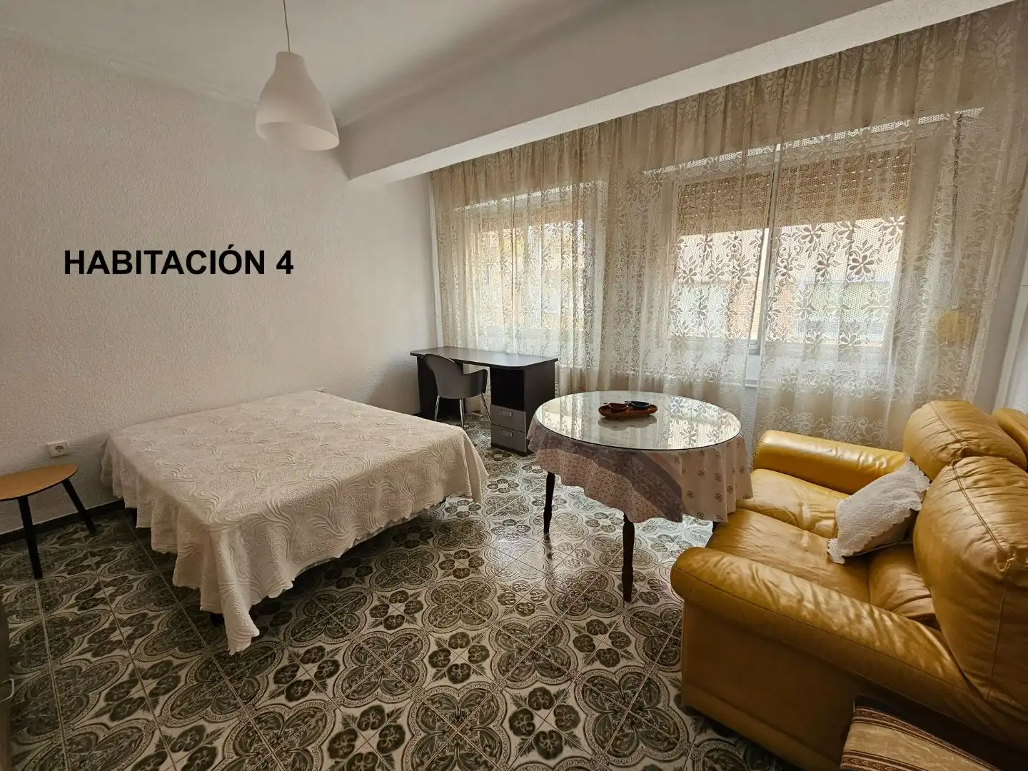 Schlafzimmer von Wohnung zur untervermieten in Albacete mit Klimaanlage, Heizung und Möbliert
