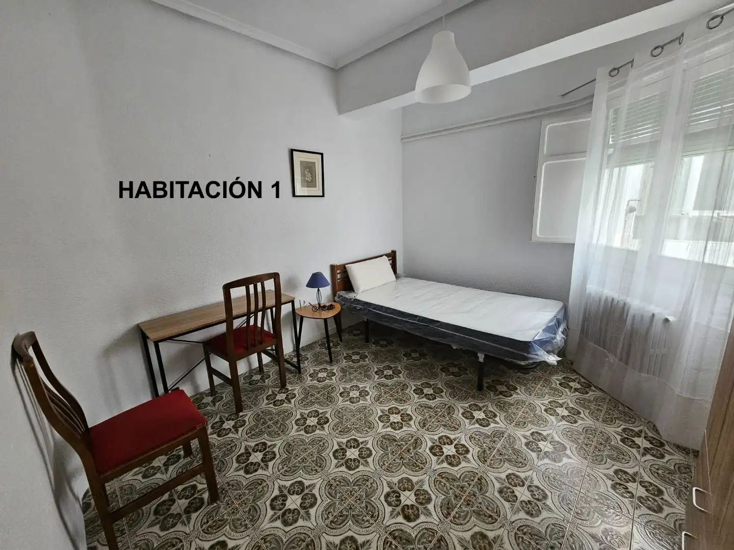 Schlafzimmer von Wohnung zur untervermieten in Albacete mit Klimaanlage, Heizung und Möbliert