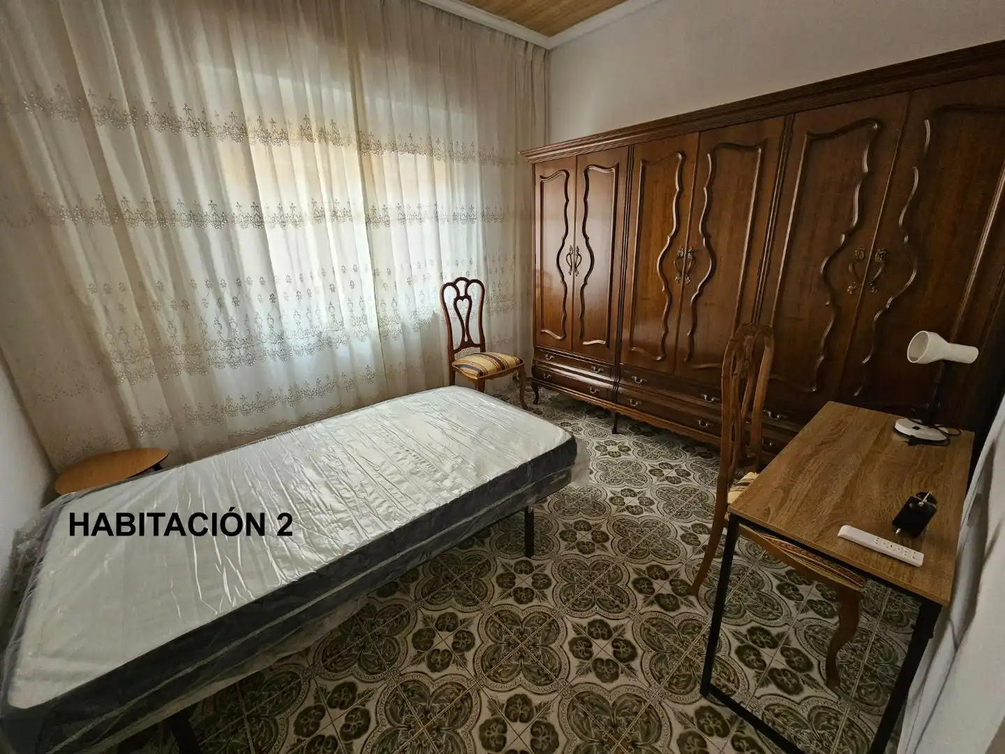 Schlafzimmer von Wohnung zur untervermieten in Albacete mit Klimaanlage, Heizung und Möbliert