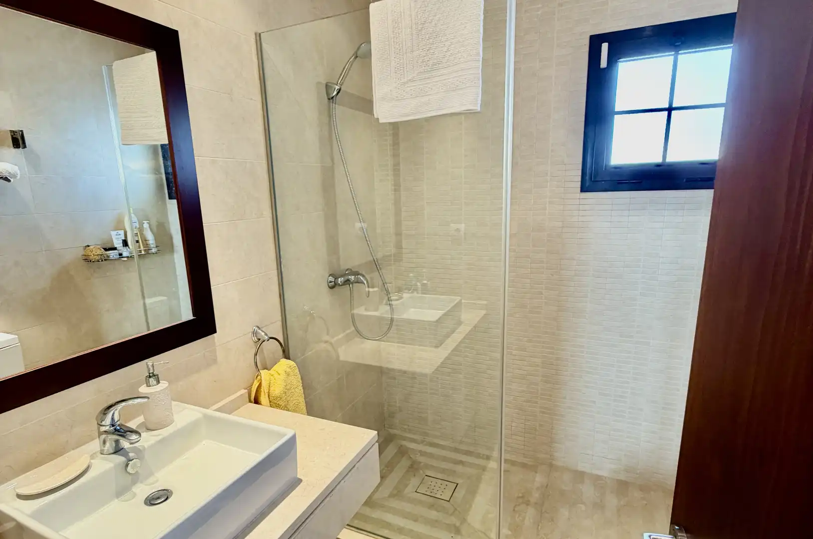 Duplexes for sale in Alto de los Monteros Bathroom of Duplexes for sale in Marbella with Air Conditioner, Terrace and Storage room