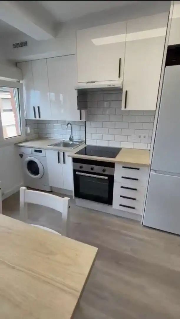 Kitchen of Flat for sale in Oviedo   with Terrace and Balcony