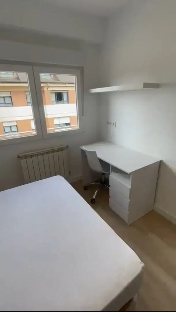 Bedroom of Flat for sale in Oviedo   with Terrace and Balcony