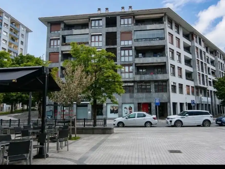 Pis en venda a Anzaran Plaza, 1, Irun Vista exterior de Pis en venda en Irun amb Terrassa