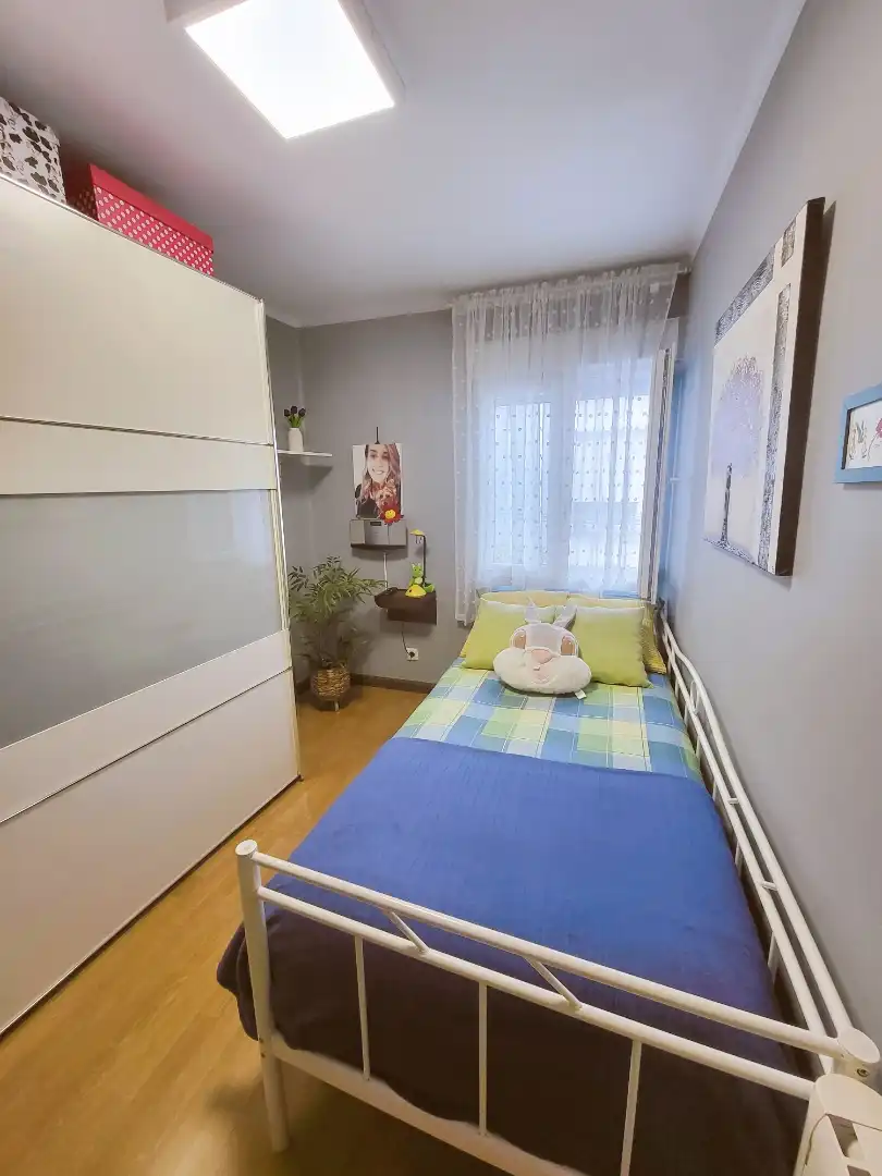 Habitación de Piso en venta en Avilés con Parquet, Trastero y Amueblado
