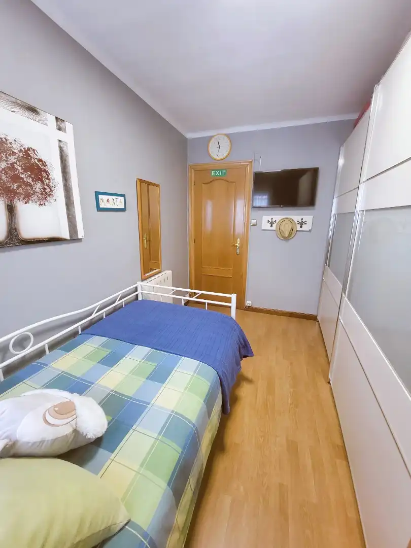 Habitación de Piso en venta en Avilés con Parquet, Trastero y Amueblado