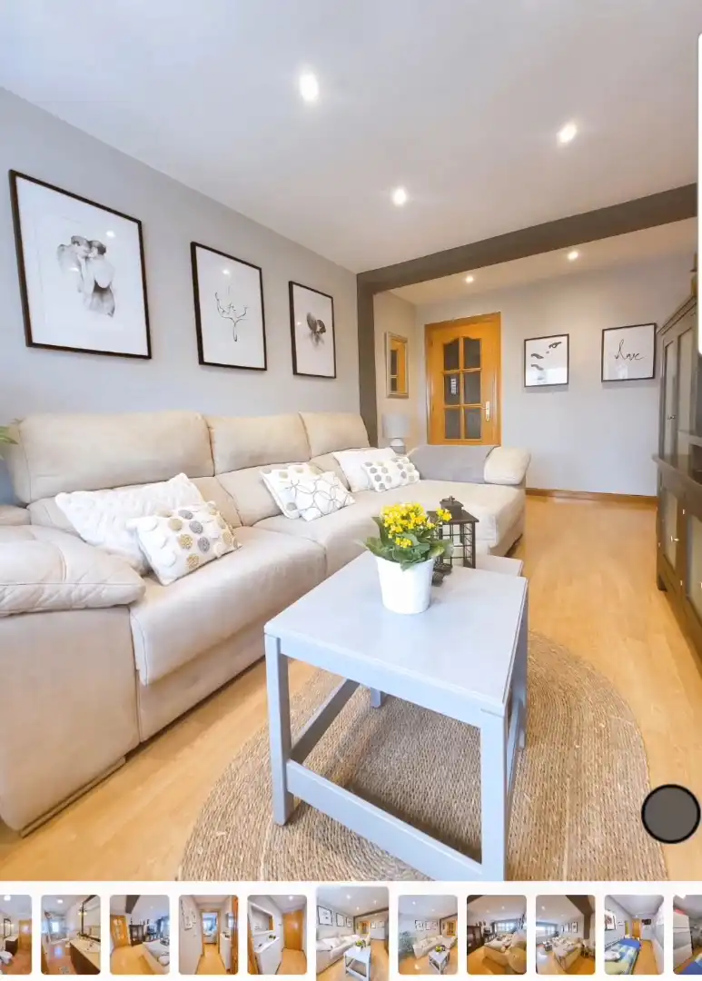 Sala de estar de Piso en venta en Avilés con Parquet, Trastero y Amueblado