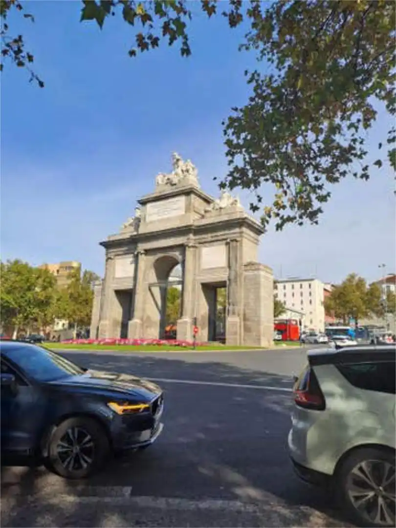 Vista exterior de Garaje de alquiler en Madrid