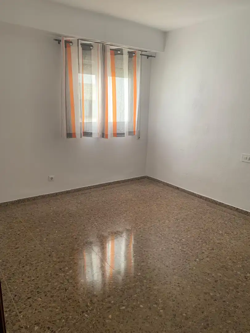 Wohnung zum Verkauf in Carrer L'alcalatén, 5b, Poble Nou Schlafzimmer von Wohnung zum Verkauf in Torrent mit Klimaanlage, Terrasse und Balkon