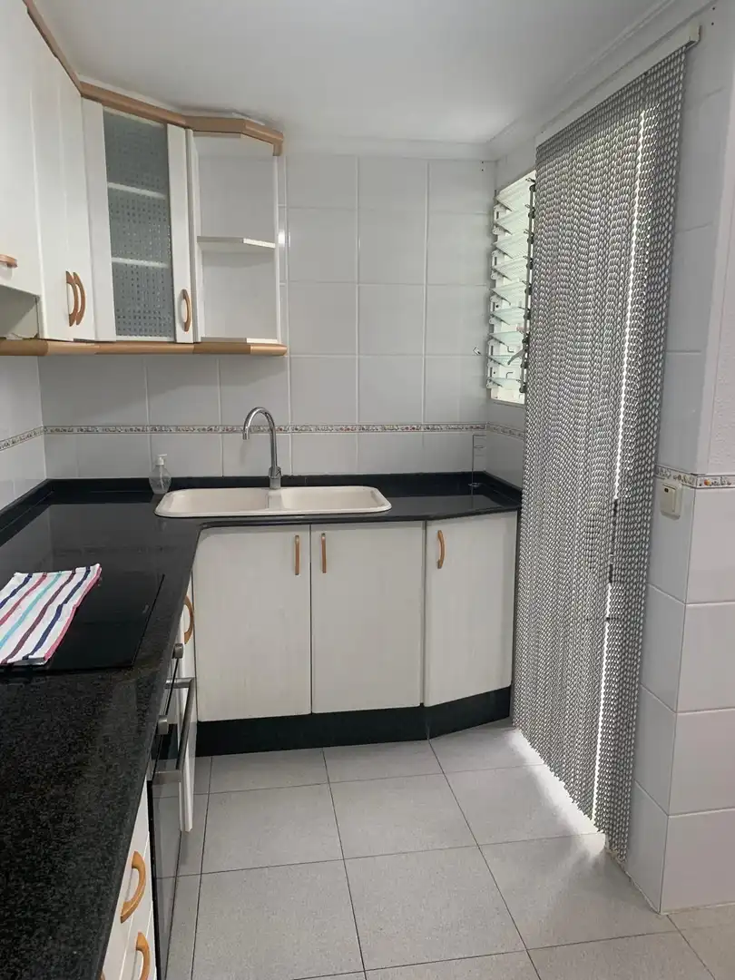 Wohnung zum Verkauf in Carrer L'alcalatén, 5b, Poble Nou Badezimmer von Wohnung zum Verkauf in Torrent mit Klimaanlage, Terrasse und Balkon