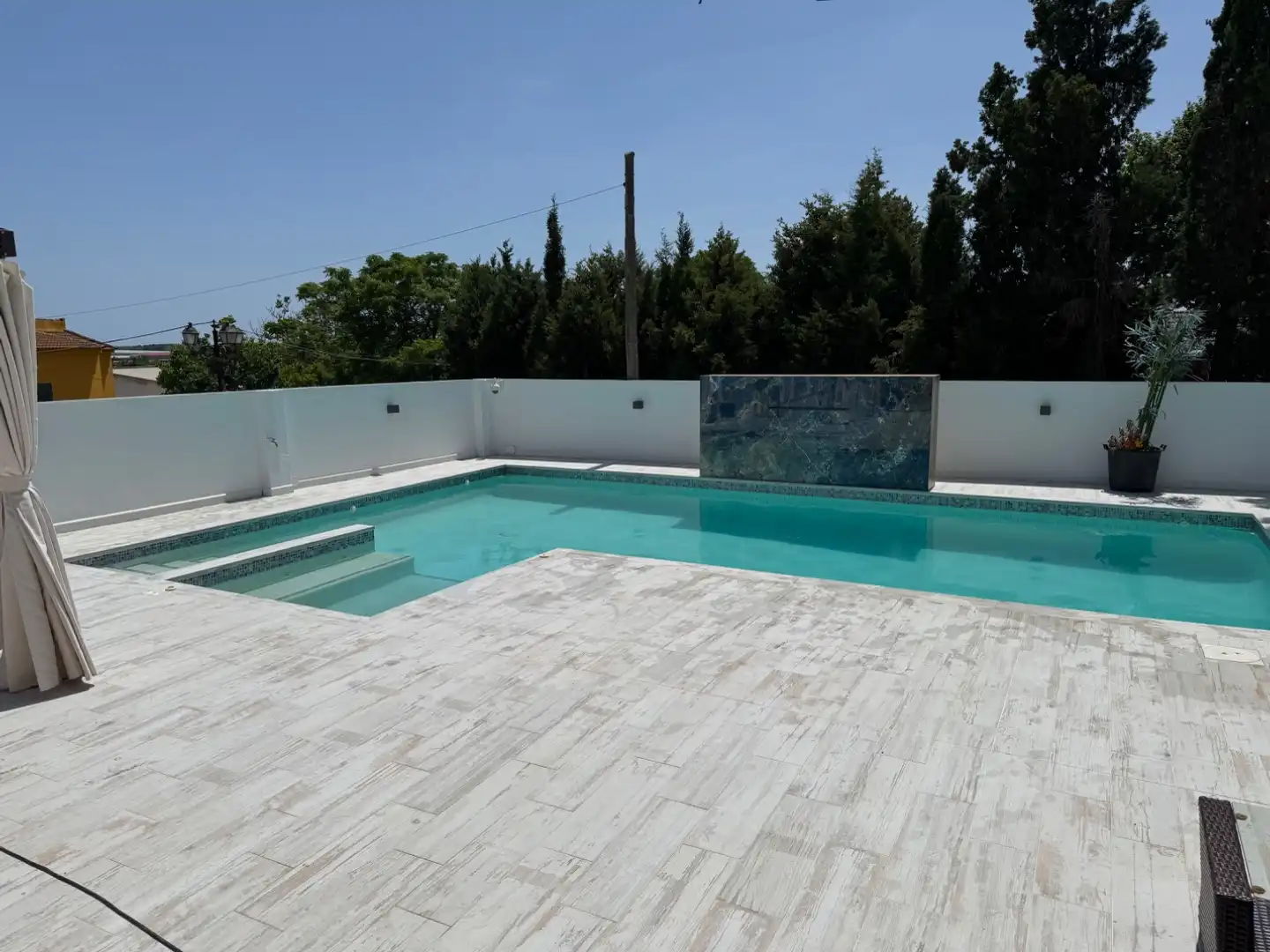 Haus oder Chalet zum Verkauf in Calle Cortegana, 8, Núcleo urbano Schwimmbecken von Haus oder Chalet zum Verkauf in Aljaraque mit Klimaanlage, Terrasse und Schwimmbad