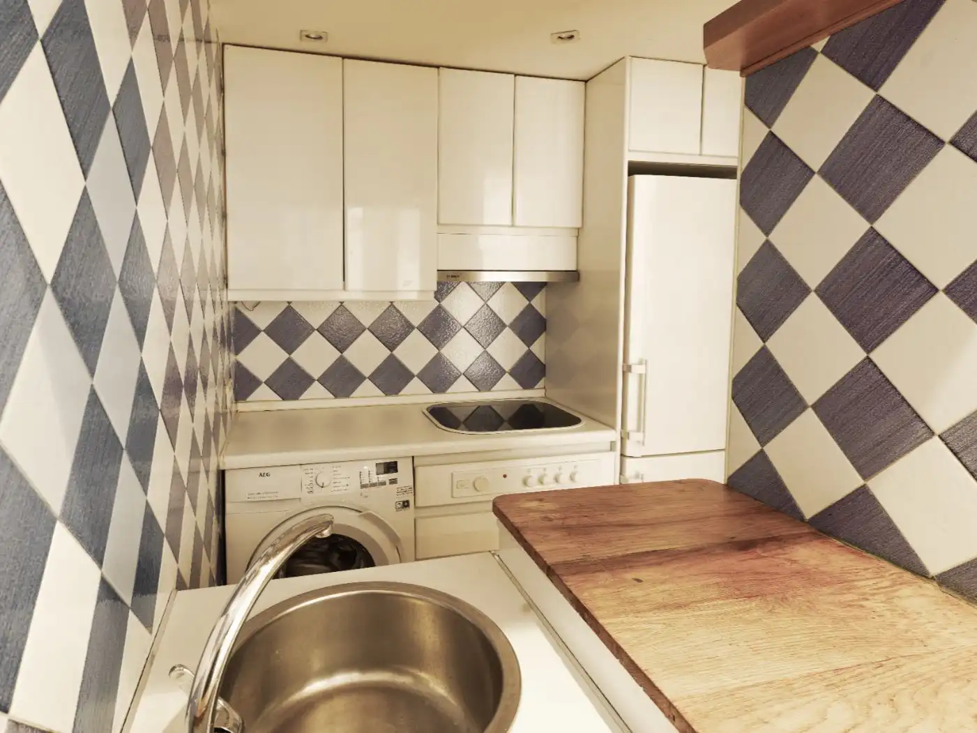 Kitchen of Apartments for rent in  Madrid Capital  with Air Conditioner and Balcony
