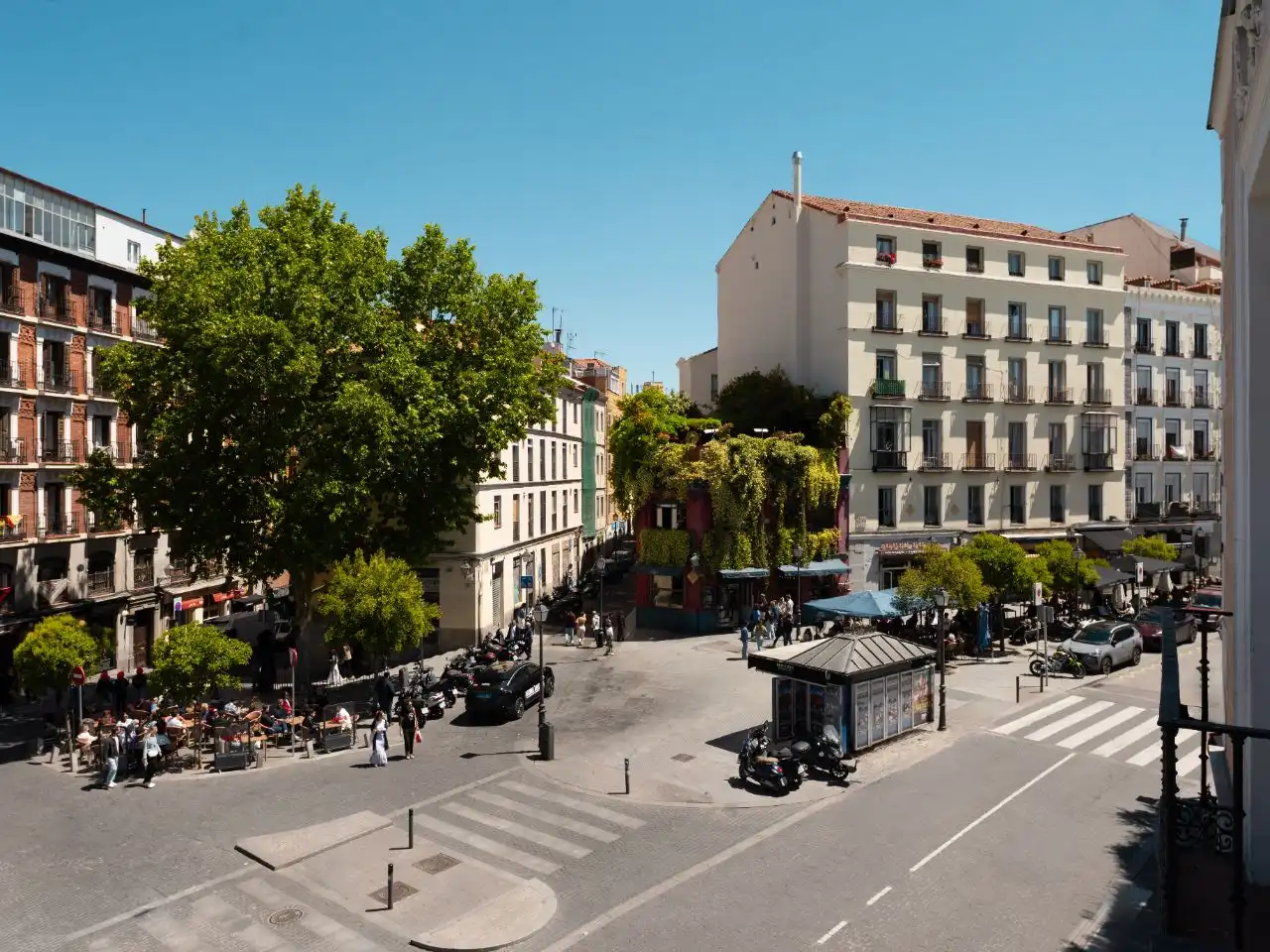 Exterior view of Apartments for rent in  Madrid Capital  with Air Conditioner and Balcony