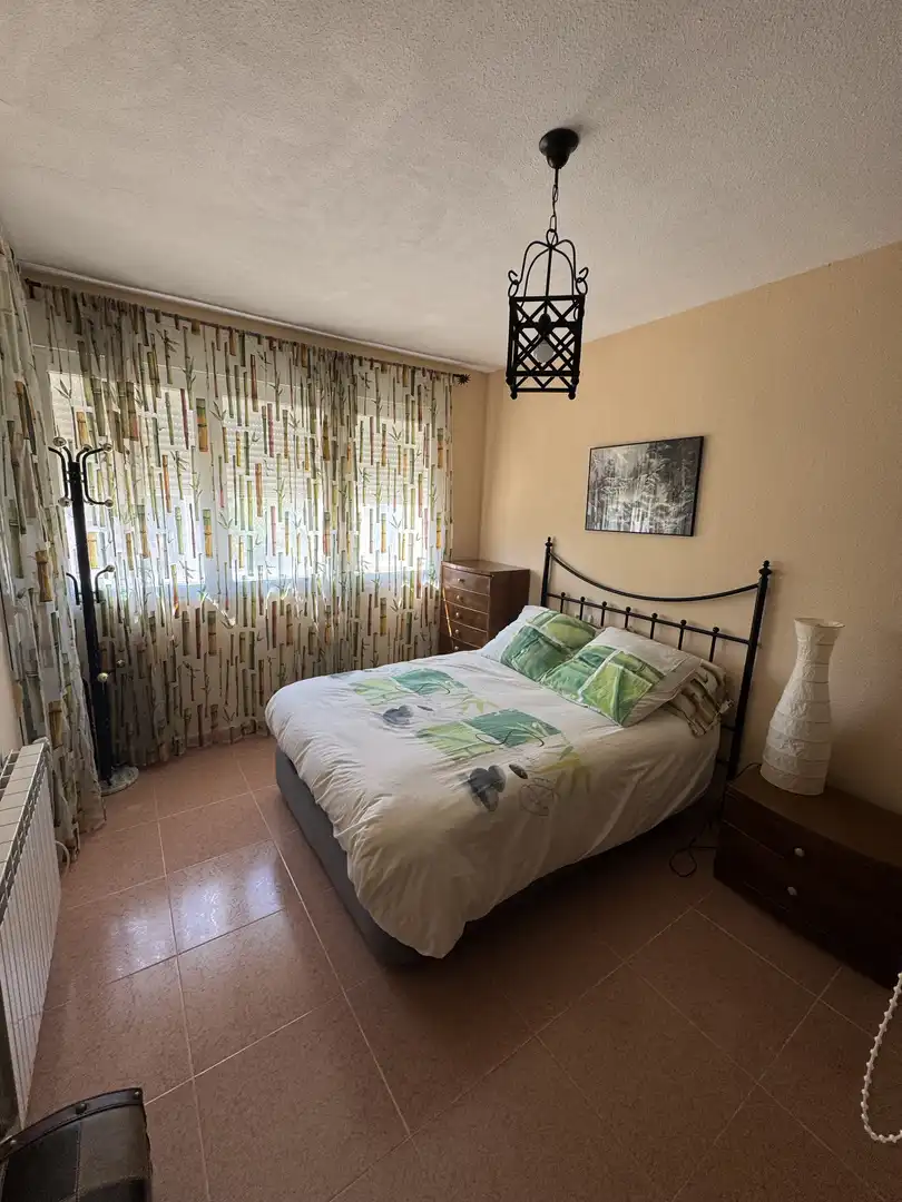 Dormitori de Casa o xalet en venda en Villarrubio amb Calefacció, Jardí privat i Terrassa