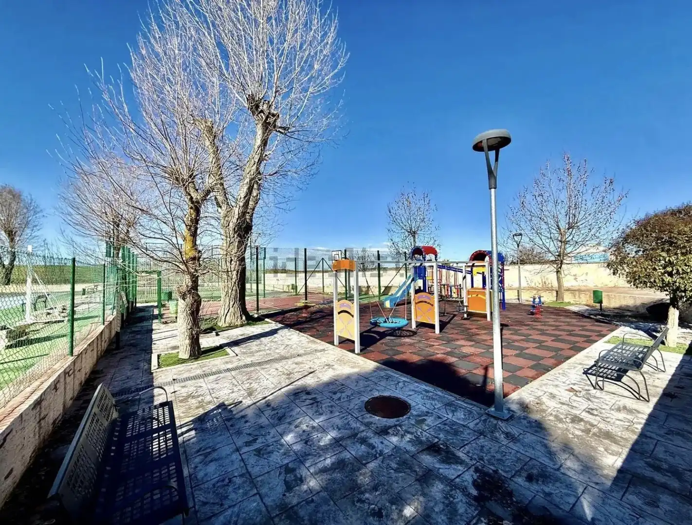 Vista exterior de Casa o xalet en venda en Villarrubio amb Calefacció, Jardí privat i Terrassa