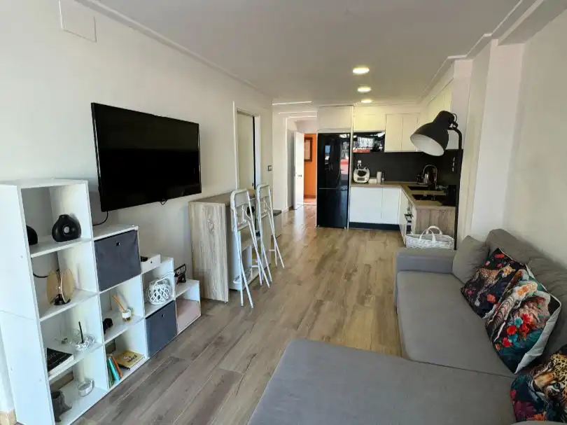 Wohnzimmer von Wohnung zum Verkauf in Torrevieja mit Klimaanlage, Privatgarten und Terrasse