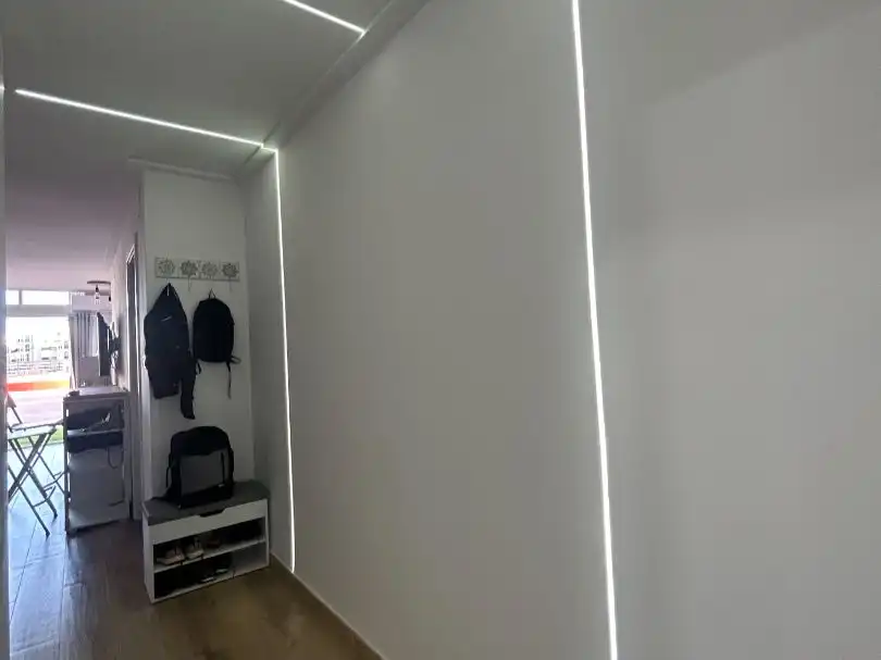 Wohnung zum Verkauf in Torrevieja mit Klimaanlage, Privatgarten und Terrasse