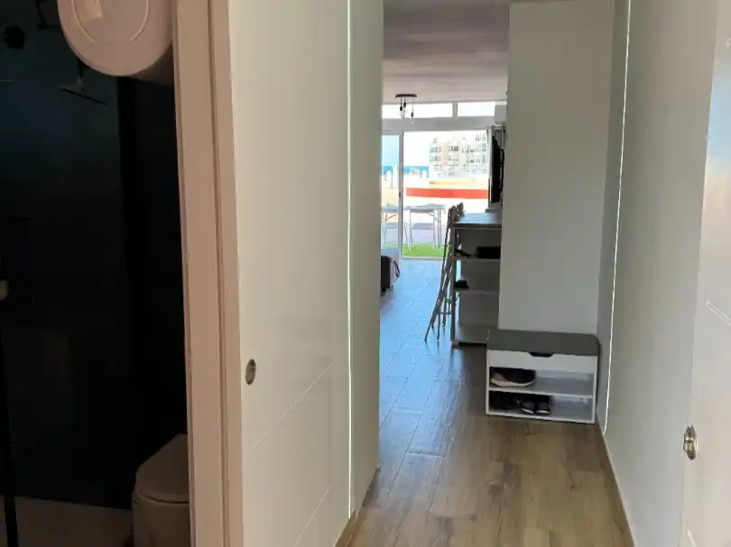 Wohnung zum Verkauf in Torrevieja mit Klimaanlage, Privatgarten und Terrasse