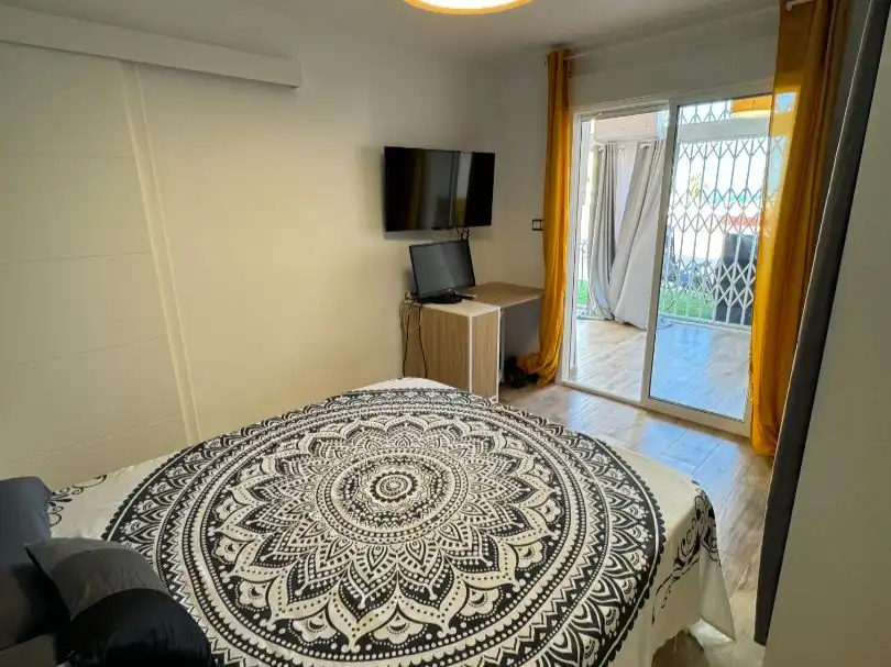 Schlafzimmer von Wohnung zum Verkauf in Torrevieja mit Klimaanlage, Privatgarten und Terrasse