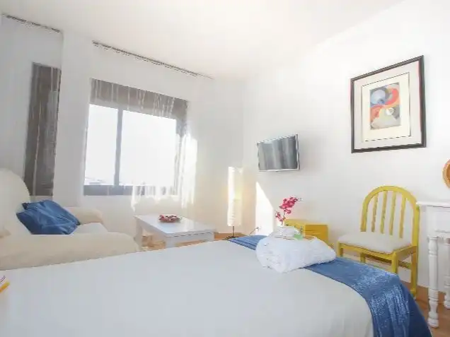 Wohnung zur Miete in Calle Salado, 2, Triana Este Schlafzimmer von Wohnung zur Miete in Sevilla mit Klimaanlage, Heizung und Parkett
