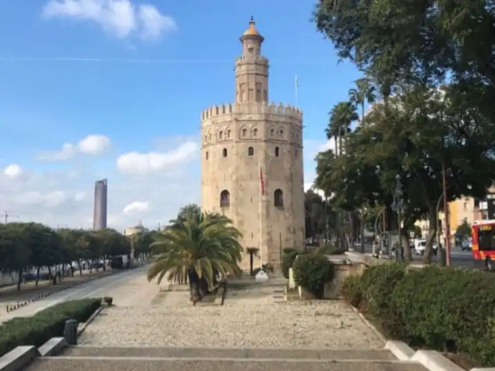 Wohnung zur Miete in Calle Salado, 2, Triana Este Außenansicht von Wohnung zur Miete in Sevilla mit Klimaanlage, Heizung und Parkett