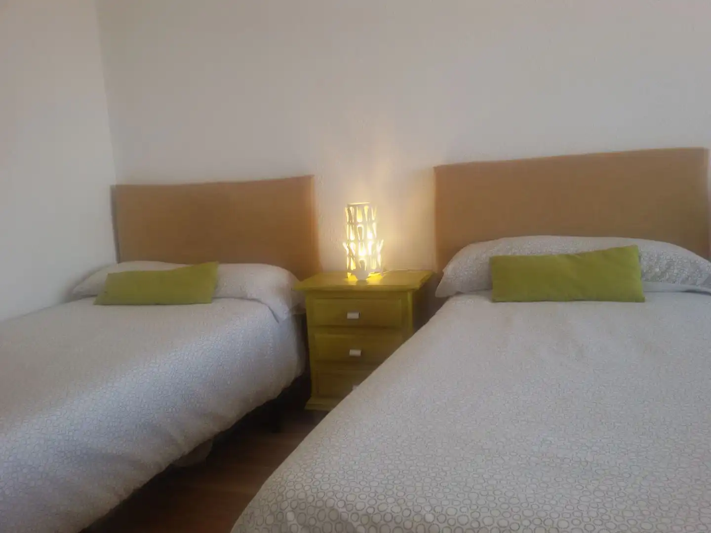 Wohnung zur Miete in Calle Salado, 2, Triana Este Schlafzimmer von Wohnung zur Miete in Sevilla mit Klimaanlage, Heizung und Parkett