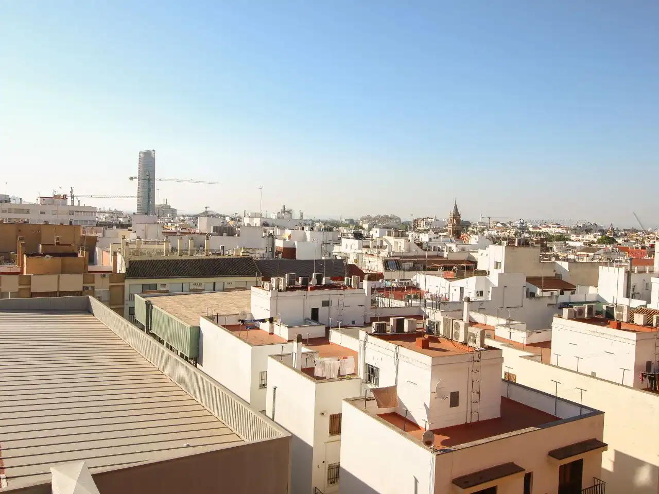 Wohnung zur Miete in Calle Salado, 2, Triana Este Außenansicht von Wohnung zur Miete in Sevilla mit Klimaanlage, Heizung und Parkett