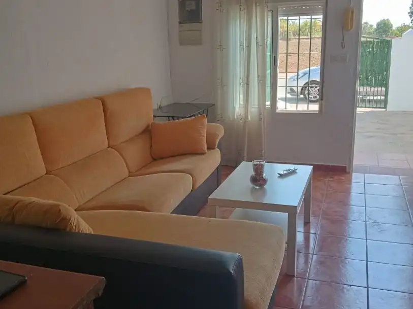 Einfamilien-Reihenhaus zur Miete in Avenida de los Arcos, 2, El Romeral - Peñón de Zapata Wohnzimmer von Einfamilien-Reihenhaus zur Miete in Alhaurín de la Torre mit Klimaanlage, Heizung und Terrasse
