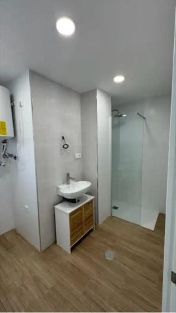 Piso de alquiler en Écija Baño de Piso de alquiler en Écija con Trastero